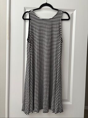 Old Navy Black & White Striped Sleeveless Swing Dress size XL